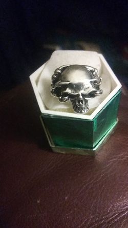 Skull Ring size 10