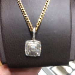 Yellow gold with a good clarity of the diamond necklace Inc Gold Chain