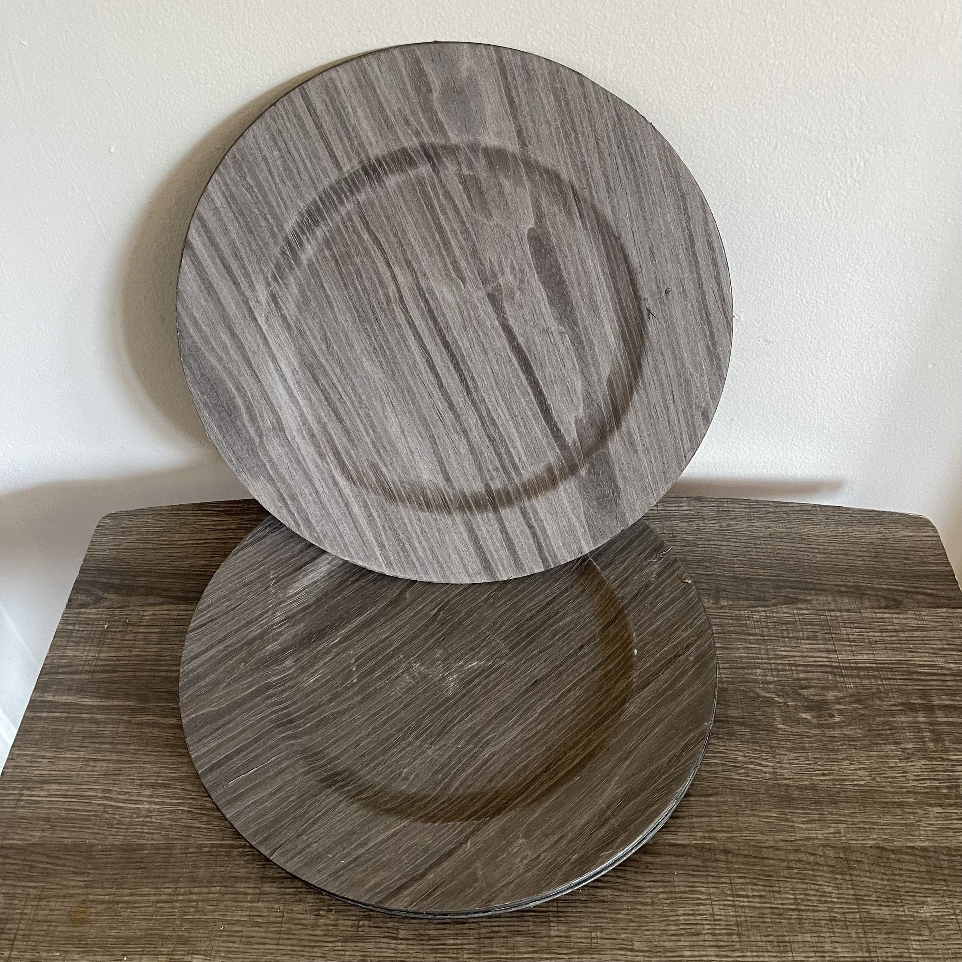 Set of 4 Gray Plastic Wood Grain Charger Plates Decoration Only