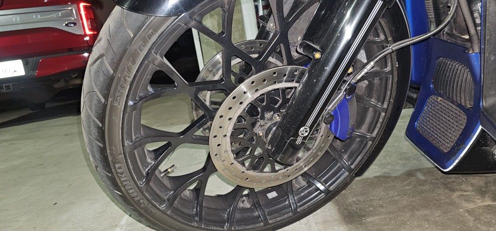 Harley-Davidson 23in Prodigy Wheel Complete