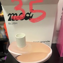 Ariana Grande Mod Blush 