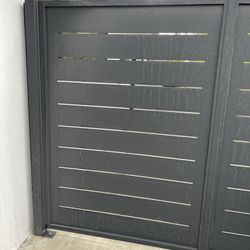 Doble Door Entrance