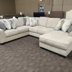 New Gorgeous Light Grey / Beige Sectional 