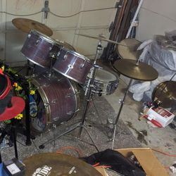 1960s Purple Slingerland drum set with stands & many cymbals!
