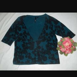 Women's size XL 3/4 Length Sleeve SUPER SOFT Sweater

