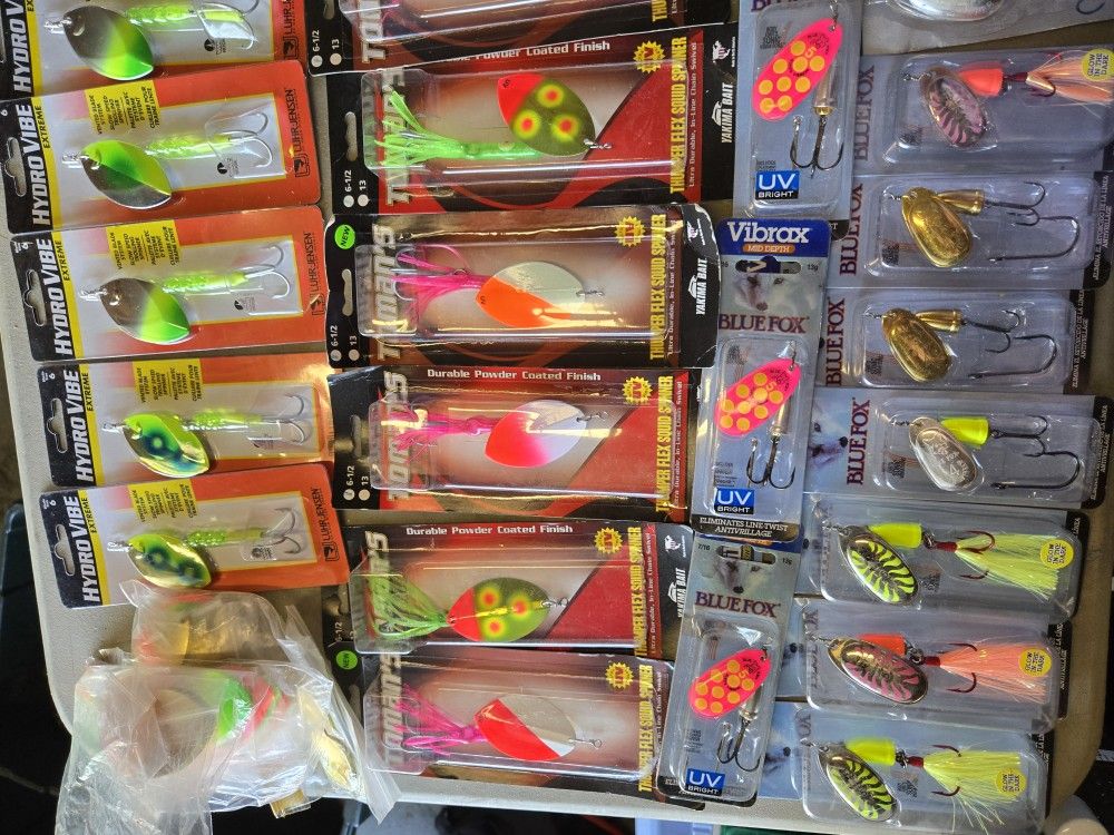 Bob Toman Thumper, Mulkeys Guide Flash, Hydro Vibe, Flash Glo, Blue Fox.