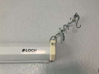 Loch projector screen