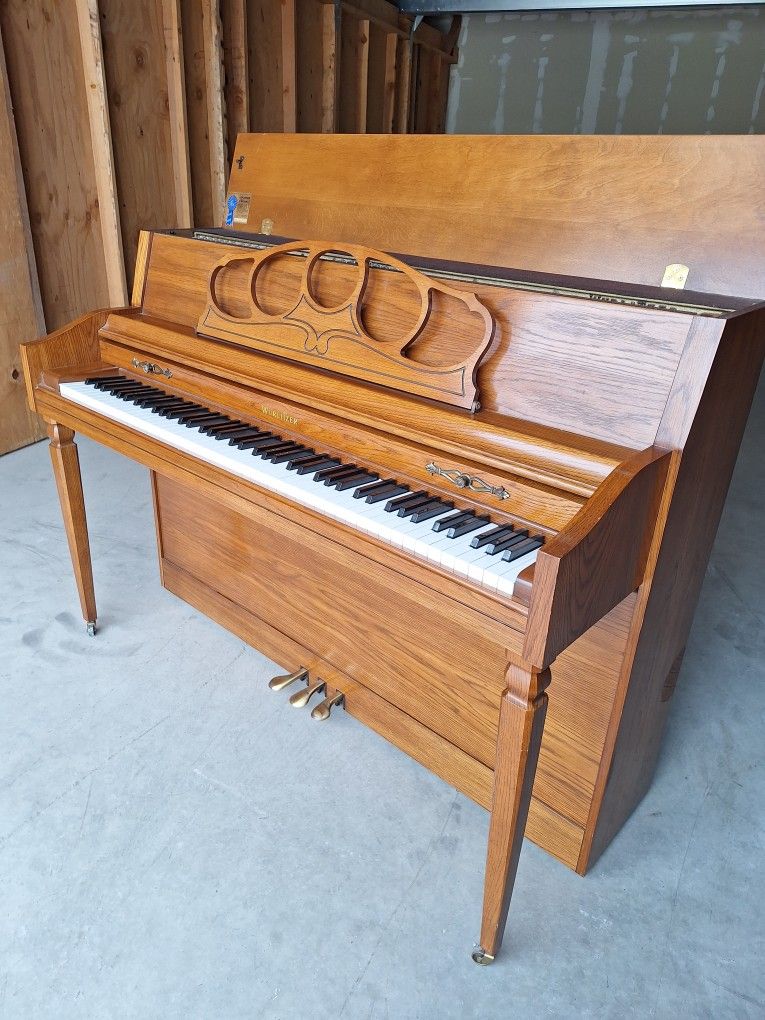 Wurlitzer Console Piano💓