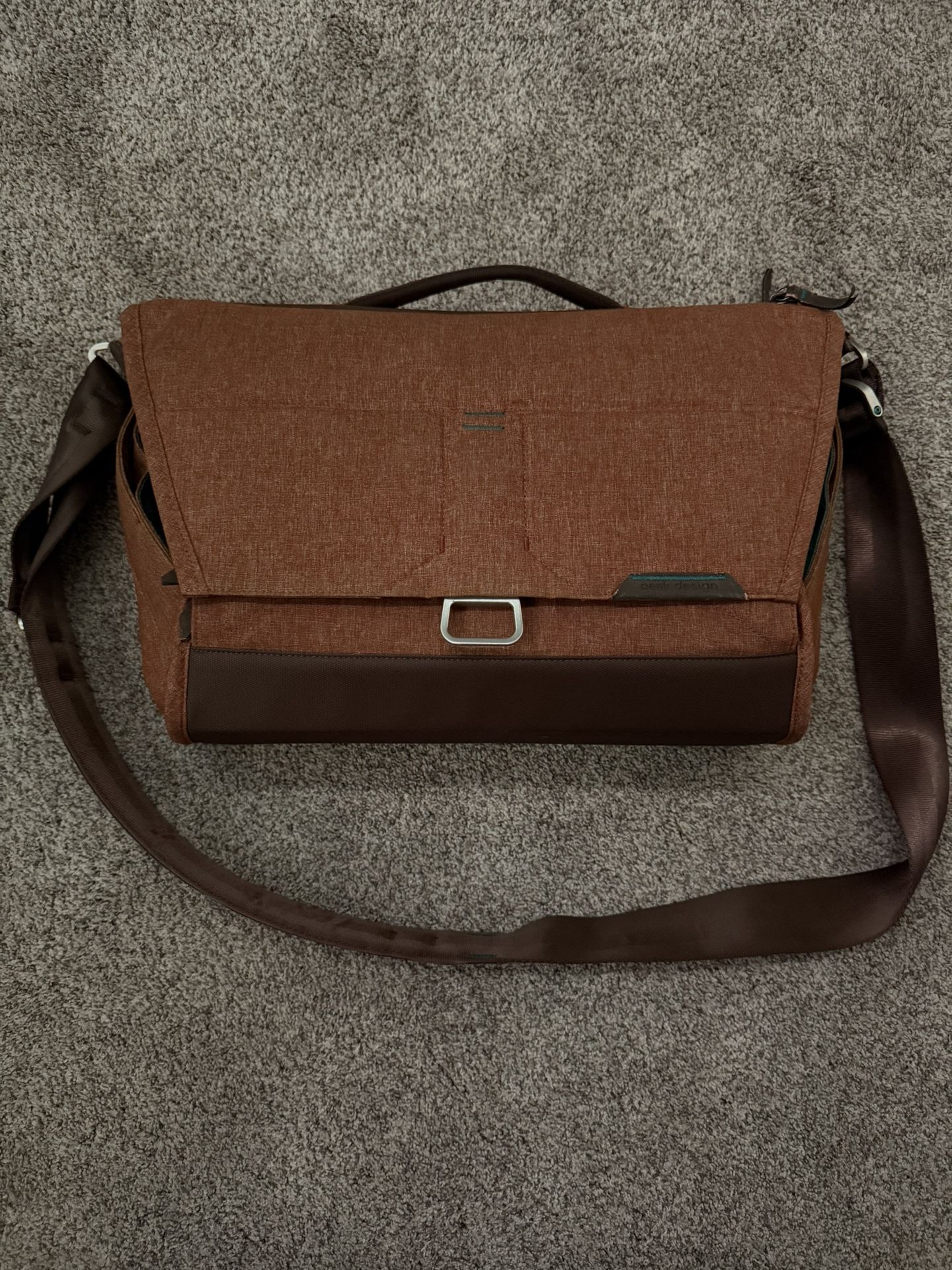 Peak Design V1 15” Messenger Bag