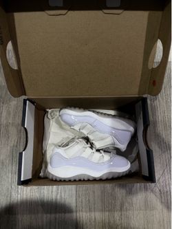 Jordan 11 Retro Low White Pure Violet 5C Toddler Shoes