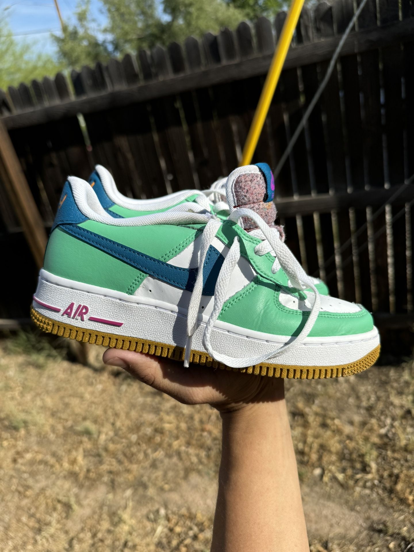 Nike size 4y hotsell