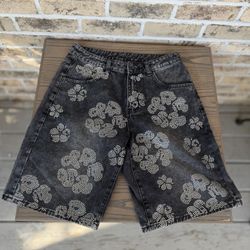 Black denim shorts with rhinestone with design 