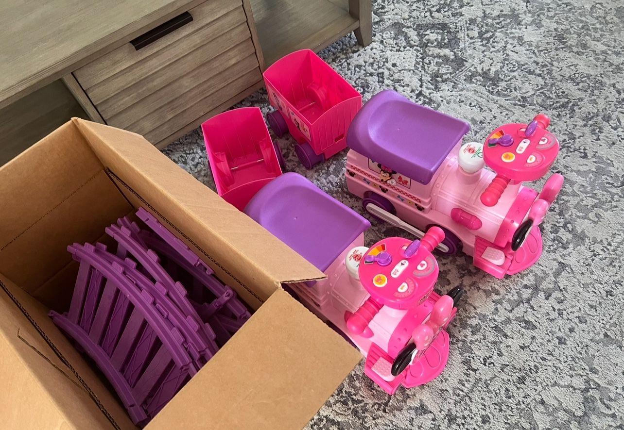 Disney Minnie Mouse 6V Powered Train w/ Track – 2 Trains, 1 Charger, Rechargeable Battery!