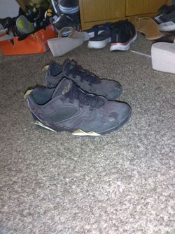 Air Jordans gold and black only had it for 2 months