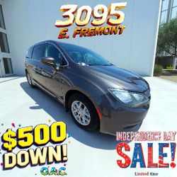 2017 Chrysler Pacifica Touring Minivan 4D