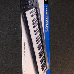 Keyboard Keystation 49es In Great Condition Works Perfectly 