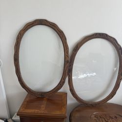 Pair of Antique Oval Picture Frames with Convex Glass - Early 20th Century