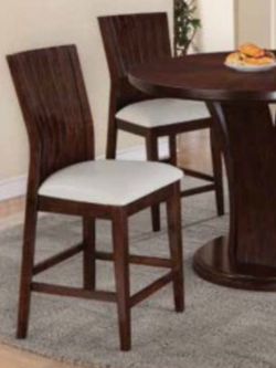 250 dlls por 2 sillas nuevas semialtas northeadt