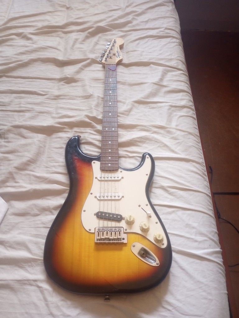 Squire Strat