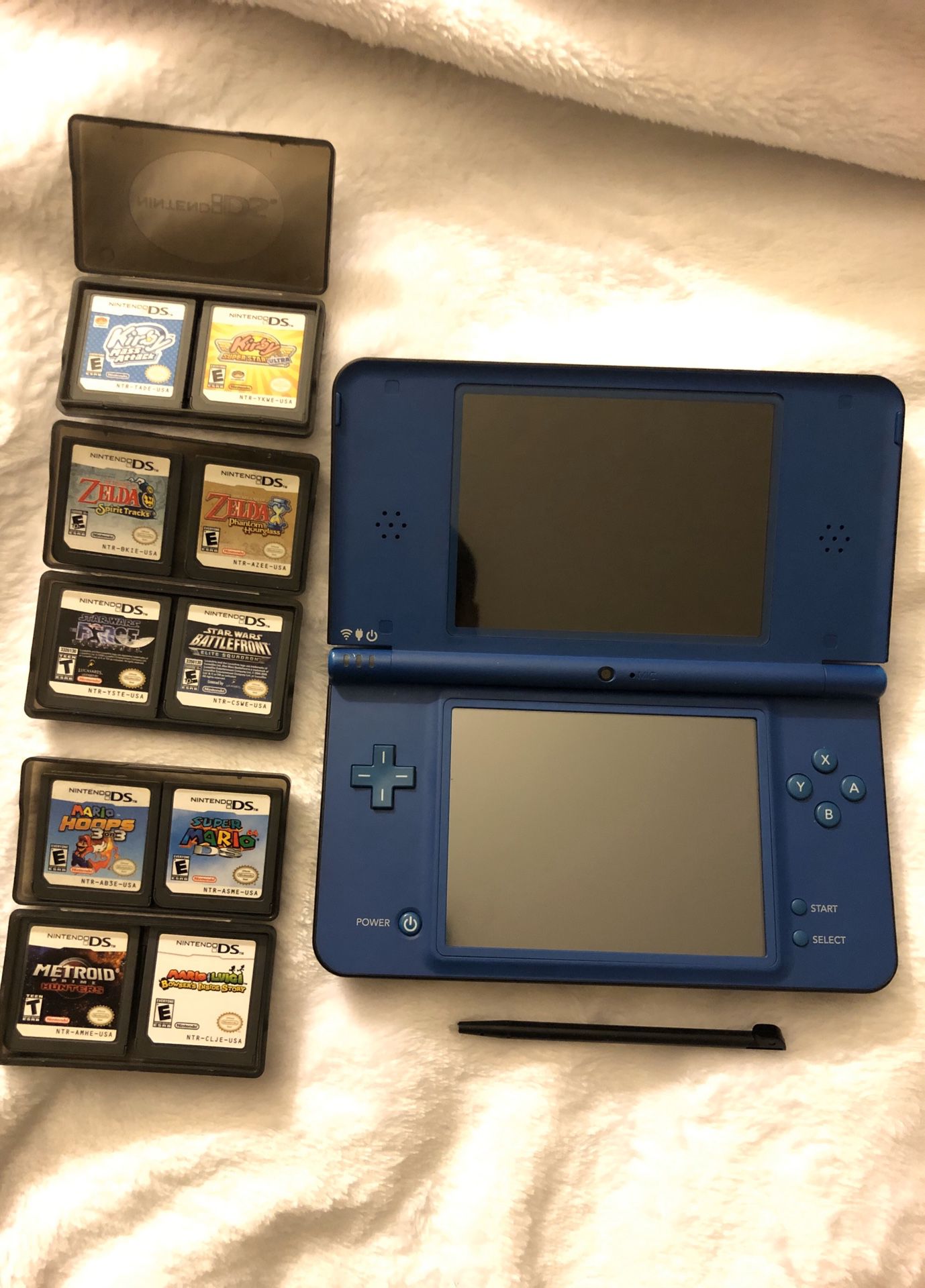 Nintendo DSi XL Midnight blue