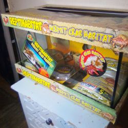 Zoo Med ReptiHabitat Hermit Crab Kit ( Cracked🤕🩹👎🥂)