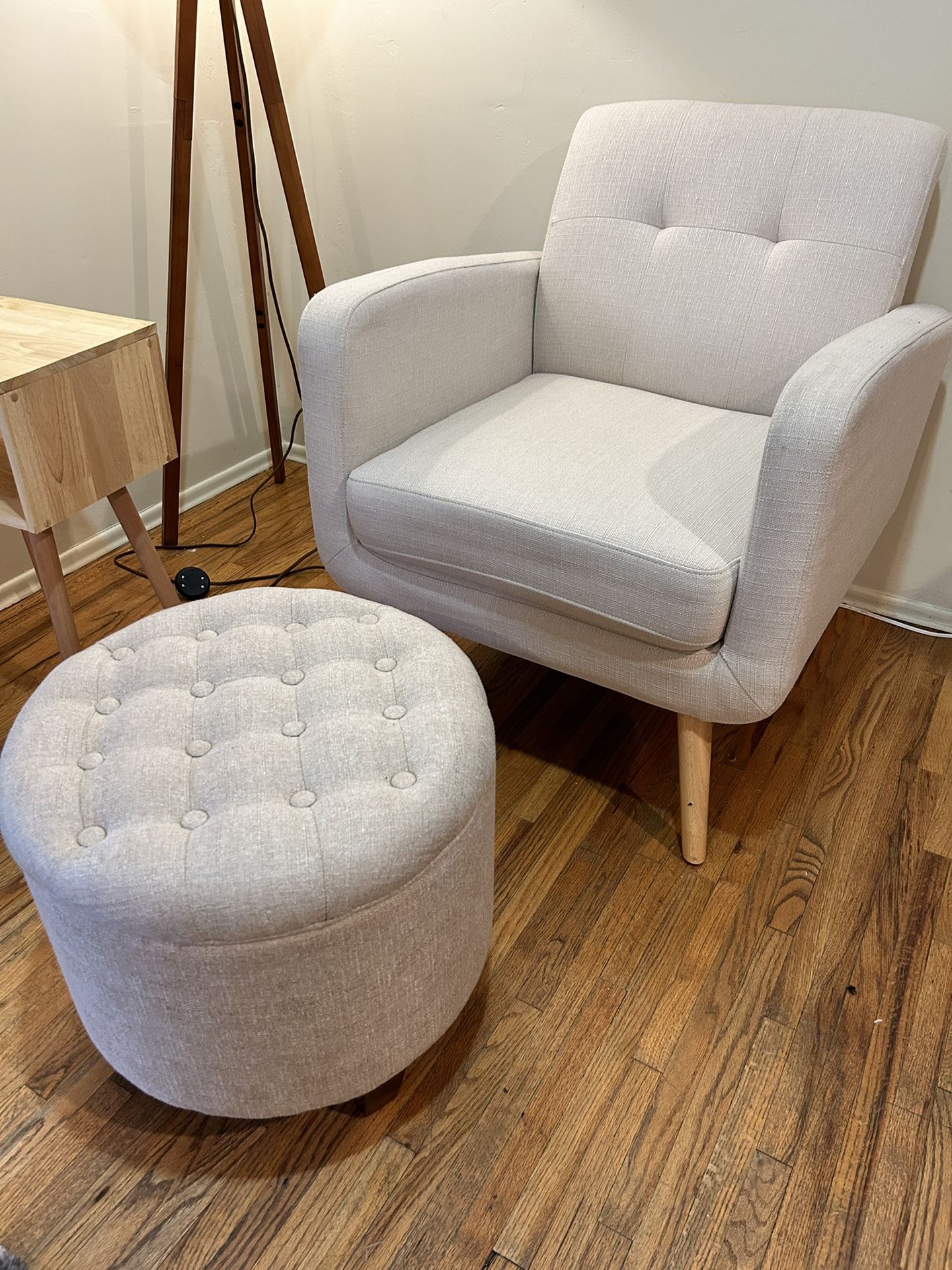 Upholstered chair & Ottoman 