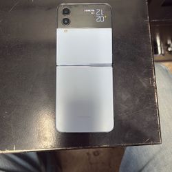 Samsung Z Flip 4