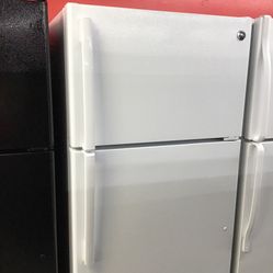 GE 18 Cu Ft Top And Bottom Fridge. 1 year Warranty 