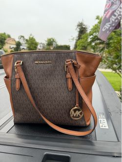 Michael kors woman’s purse