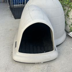 Igloo Dog House And Dog Crate