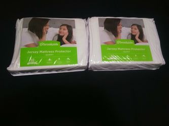 Brand New In Package Brookside Luxury White T Shirt Jersey Mattress Protector!  Queen Size! 
