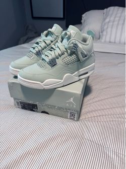 Women’s Jordan retro 4s sz 6.5