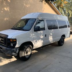 2012 Ford E-350 