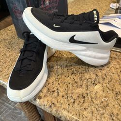 Nike Uplift SC sneaker, a versatile running- shoe Men’s 11