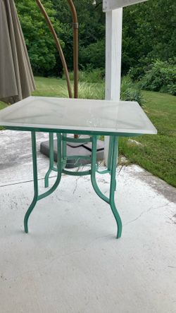 High top table with plexiglass top