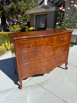 Vintage French Provincial Louis XV Style Walnut 3 Drawer Chest
