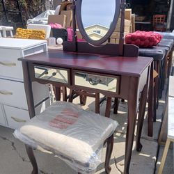 Vintage Vanity Set with Oval Mirror - Adjustable Makeup Desk with 2 Drawers & Matching Stool.