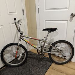 GT Interceptor  BMX - All Original GT Parts - Survivor 4130 Chromoly - GT Hubs / GT Crank / GT Bars - Rare