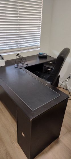 Office desk and chair