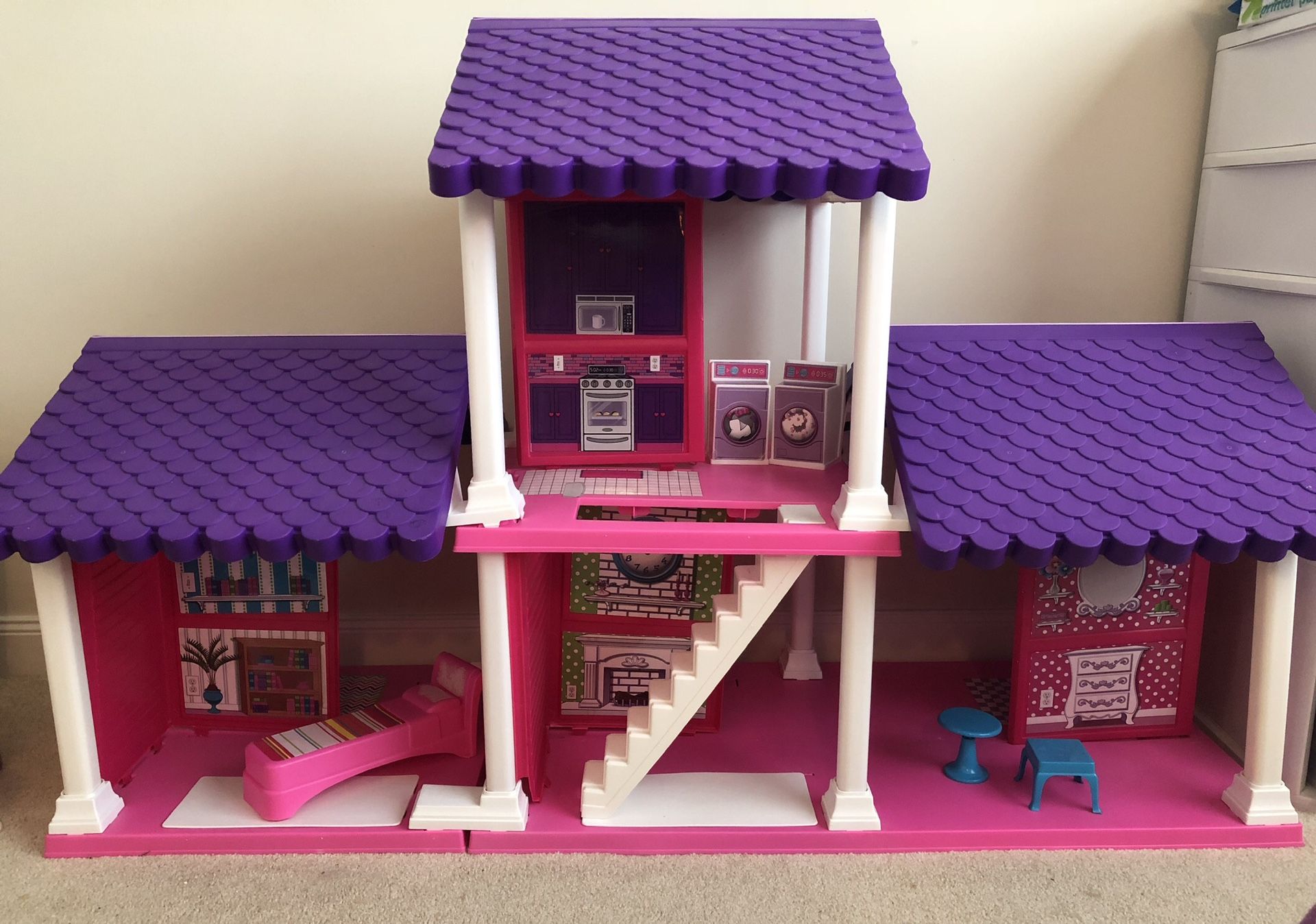Doll House 3 Ft Tall
