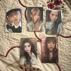 NewJeans OMG Photocard Set