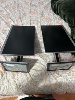 2 HP monitors