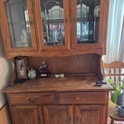 solid wood hutch and buffet, make with  oak with cathglass panel doors
