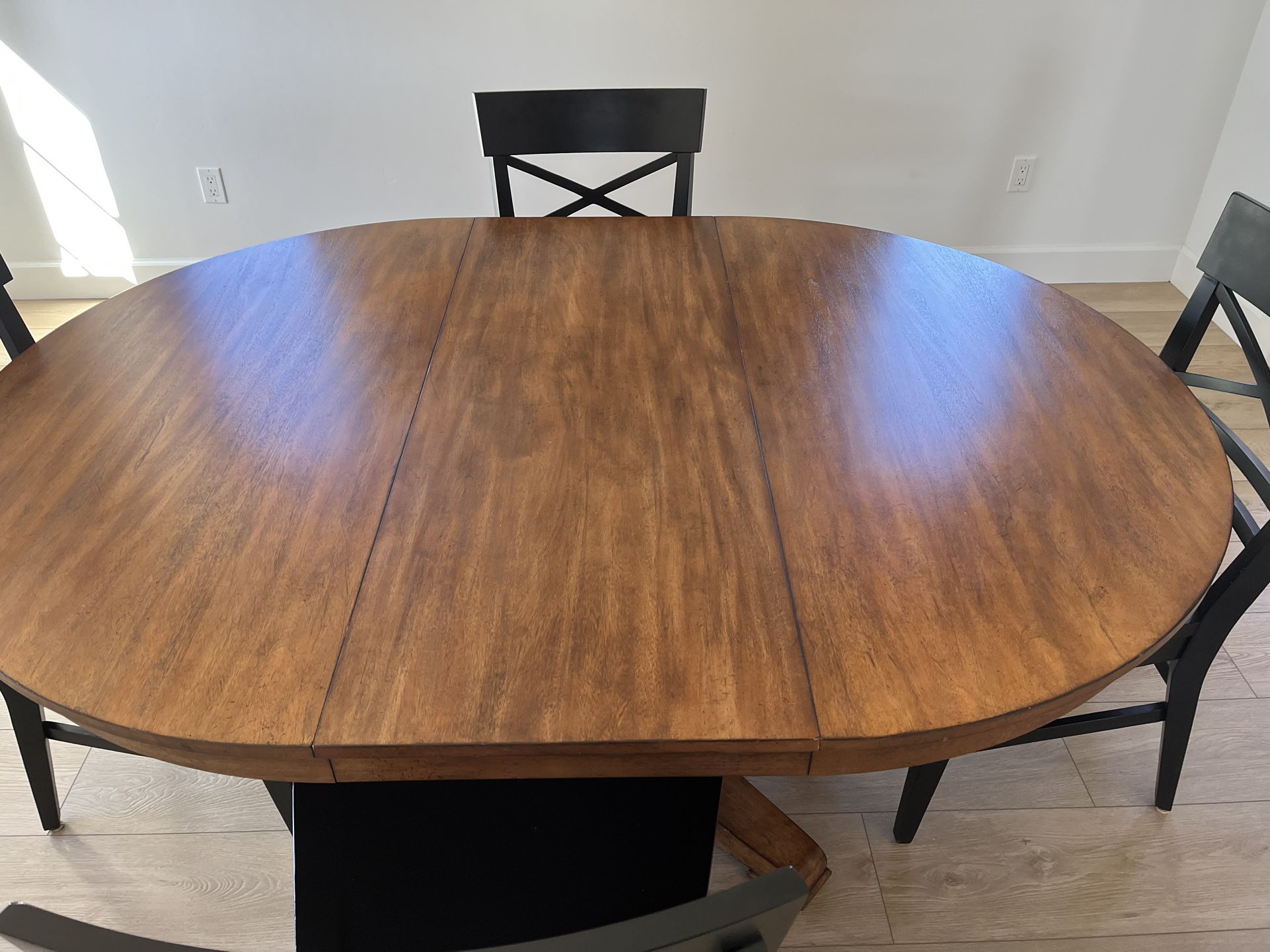 Ethan Allen Dining Table And Chairs