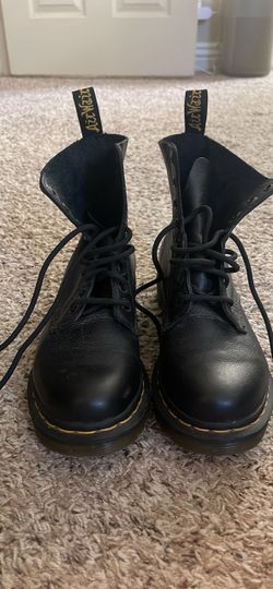 Dr. Martens Black Leather Lace-Up Boots Women’s Size 6