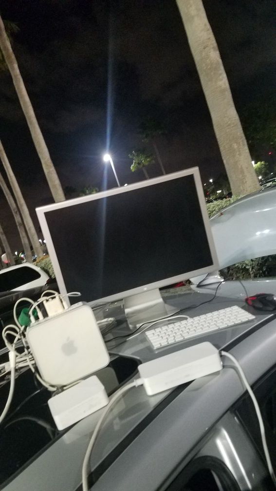 Macbook desktop 2015 500GB {INCLUDING ACESSORIES}
