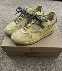 Nike Travis Scott Cactus Jack Air Max 1 Saturn Gold Shoes Size 9