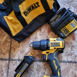 Dewalt ATOMIC 20V MAX Cordless Brushless Compact 1/2 in. Drill/Driver, (1) 20V 1.3Ah Battery Charger and Bag.