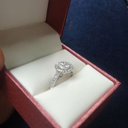 SIZE 5 1/2 WOMANS WHITE GOLD AND DIAMOND RING ....NO TRADE