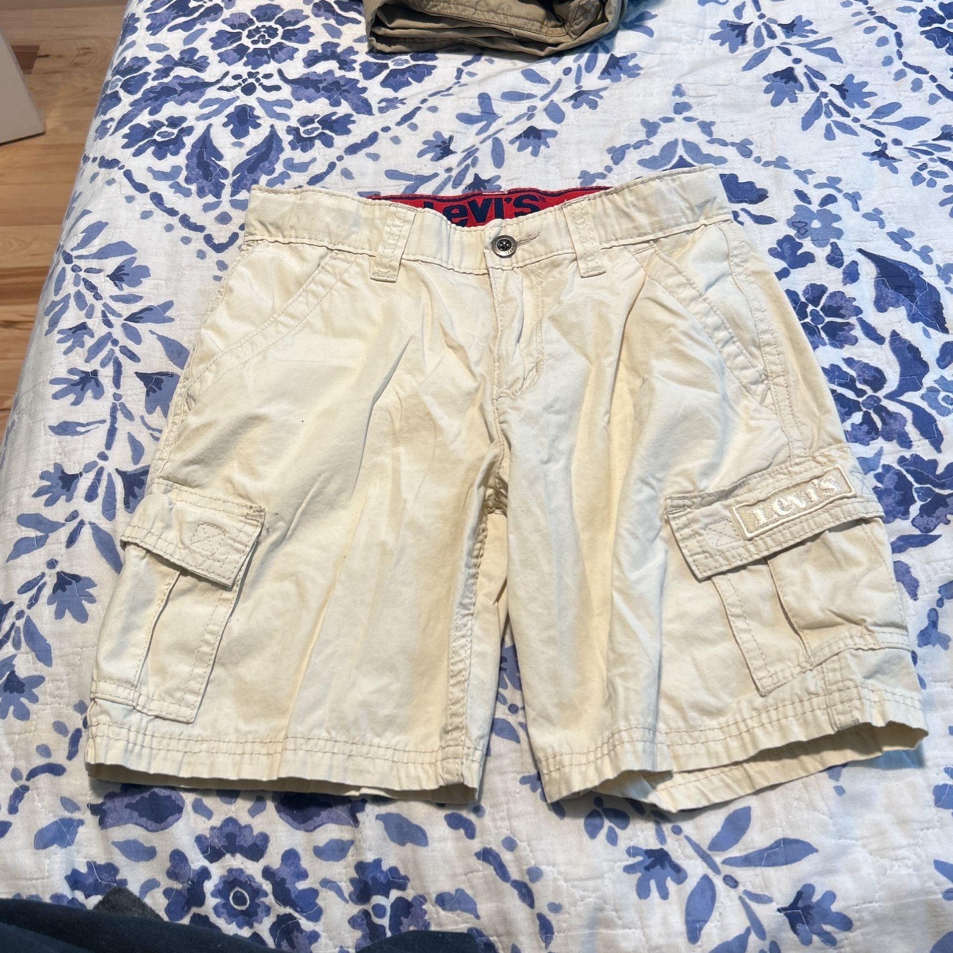 Levi’s Cargo Shorts (boys)